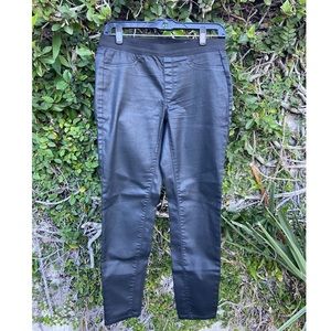 MNG Leather-effect shiny elastic waist leggings- Black